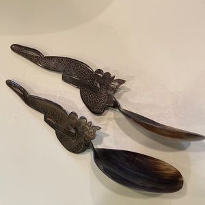 2 Horn Servers